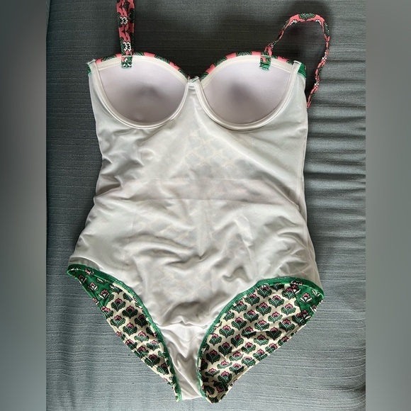 Boden swimsuit. one-piece. Portofino cup size - Picture 3 of 6